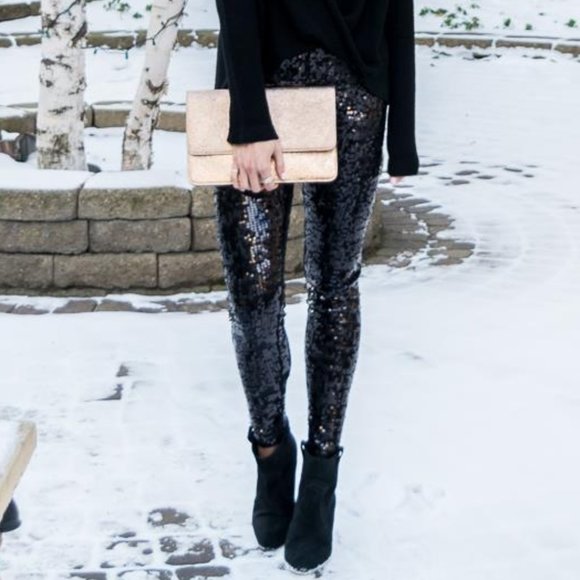 NWT $80 EXPRESS BLACK SEQUIN STRETCHY LEGGINGS PARTY HOLIDAY PANTS SMALL 🌟🌟🌟 - Picture 2 of 7